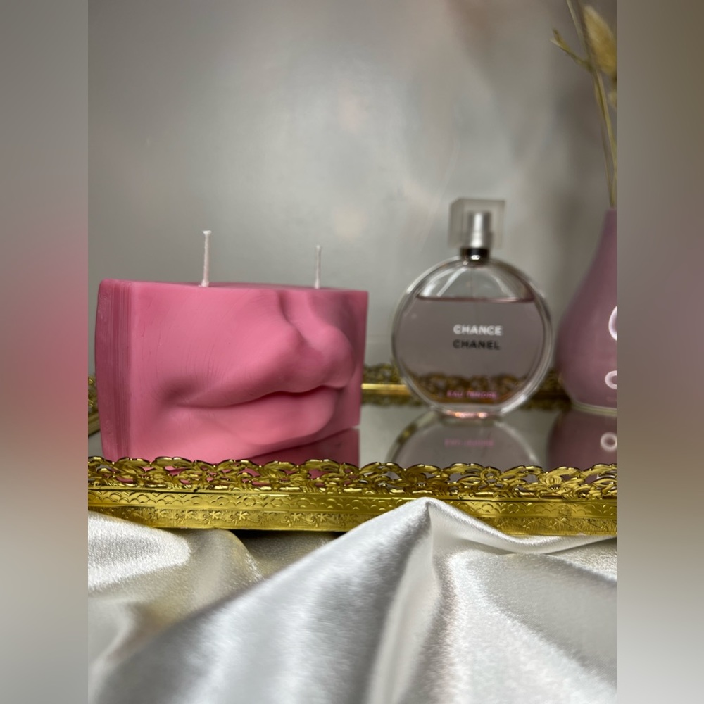 Kiss π Candle - Moonflower & Nectar - Picture 2 of 3